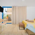 Henrique - Beachfront At Calheta (Madeira)