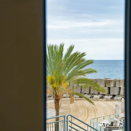 Chale Henrique - Beachfront At