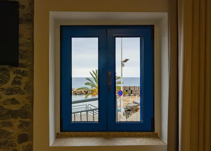 Chale Henrique - Beachfront At *